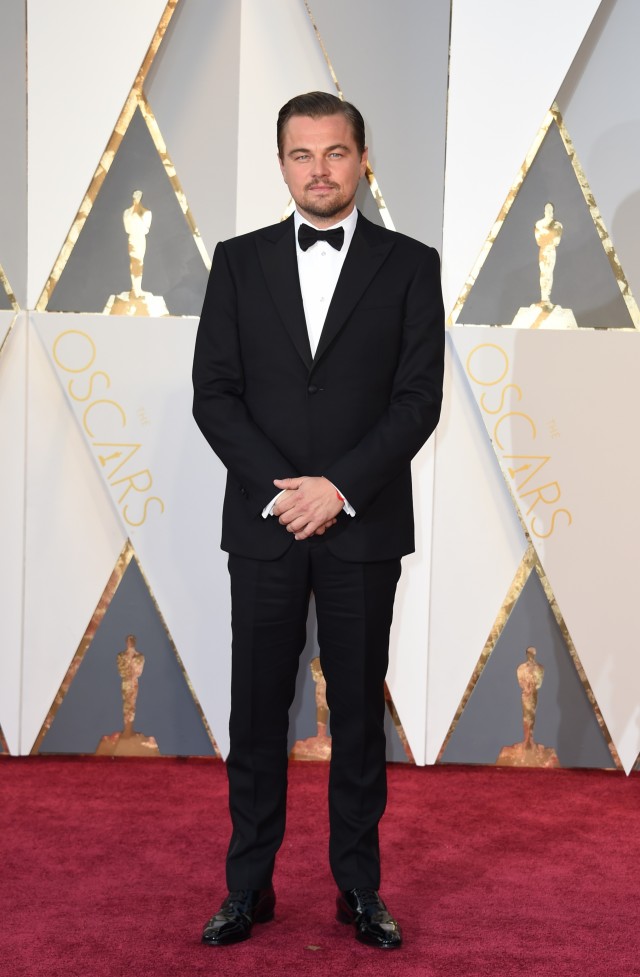 Leonardo DiCaprio wins Oscar