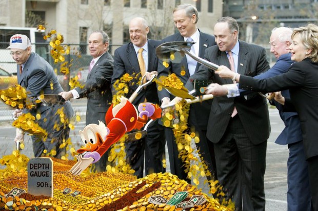 Scrooge McDuck Diving Into Coins [credit u/2Thebreezes]