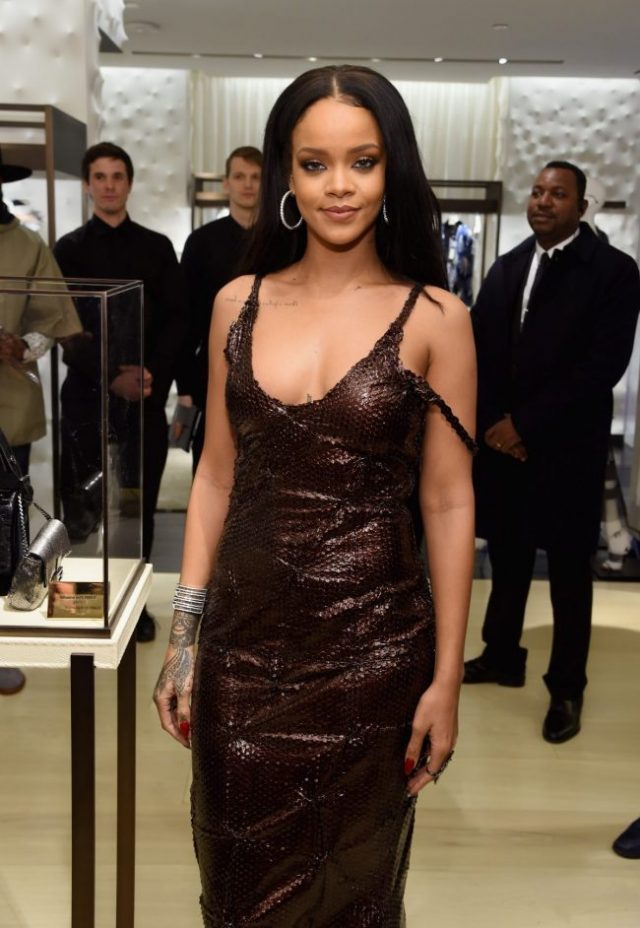 Rihanna (Photo by Jamie McCarthy/Getty Images for FENDI)