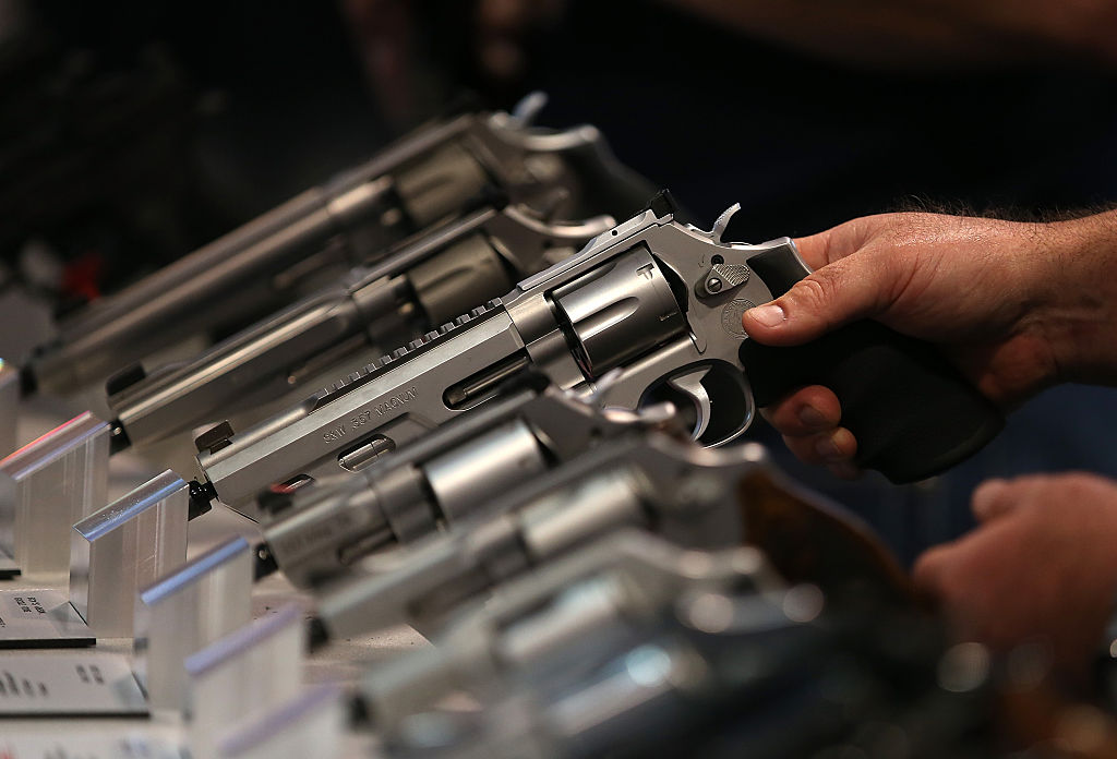 Smith and Wesson handguns are displayed during the 2015 NRA Annual Meeting (Getty Images)