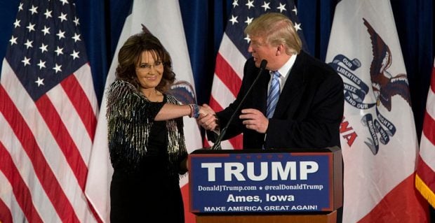 Sarah Palin offers a limp shake. (photo: Getty)