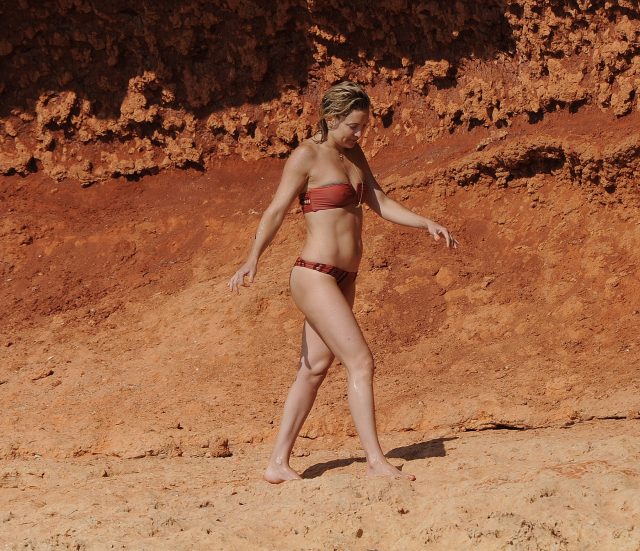 Kate Hudson bikini