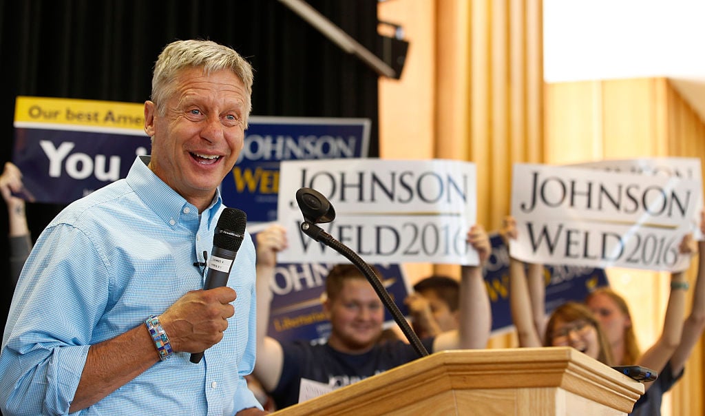Gary Johnson talks to a crowd of supporters at a rally on August 6, 2015 (Getty Images)
