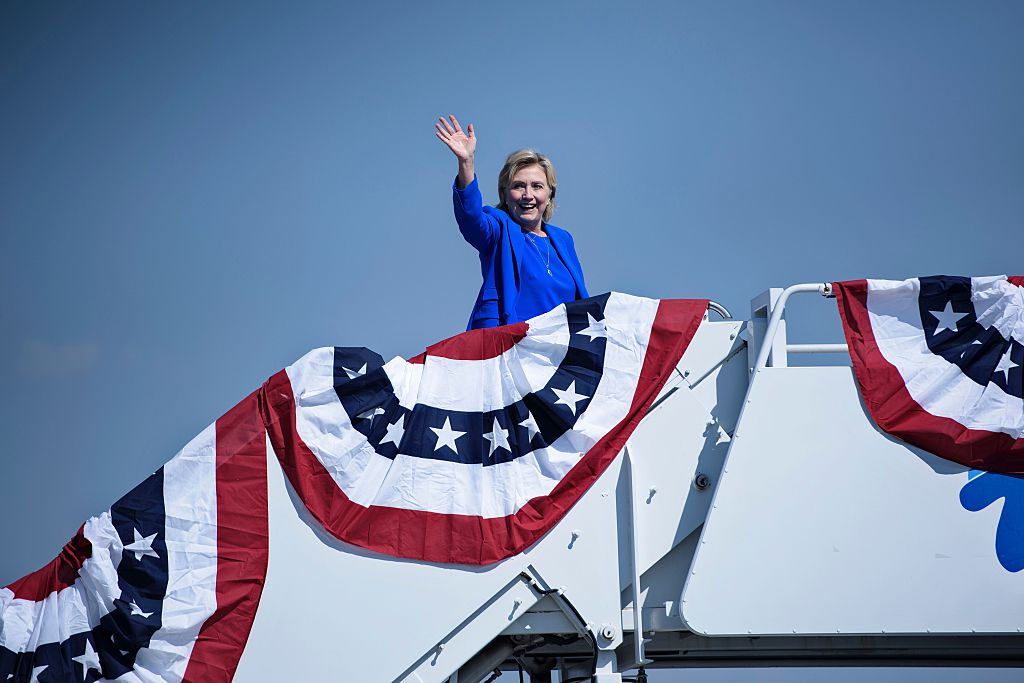 Hillary Clinton boards her plane at Charlotte Douglas International Airport (Getty Images)