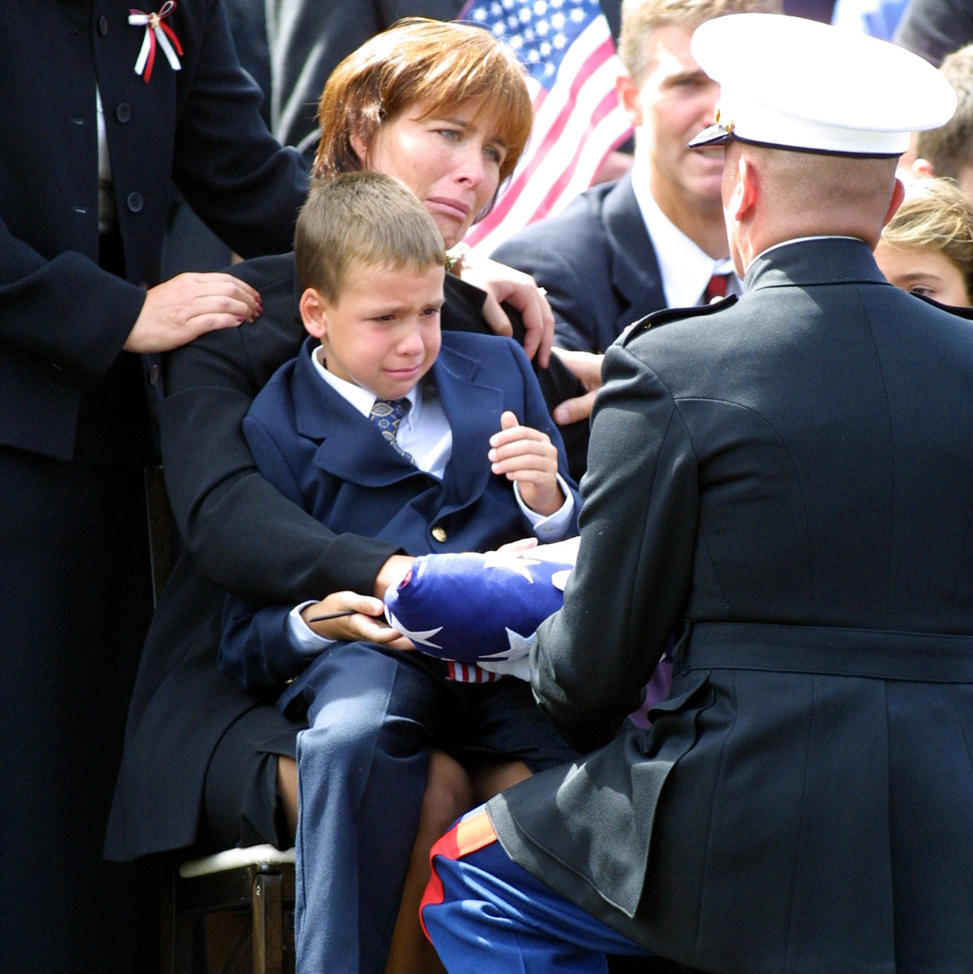 funeral flag presentation Getty Images/TOM MIHALEK