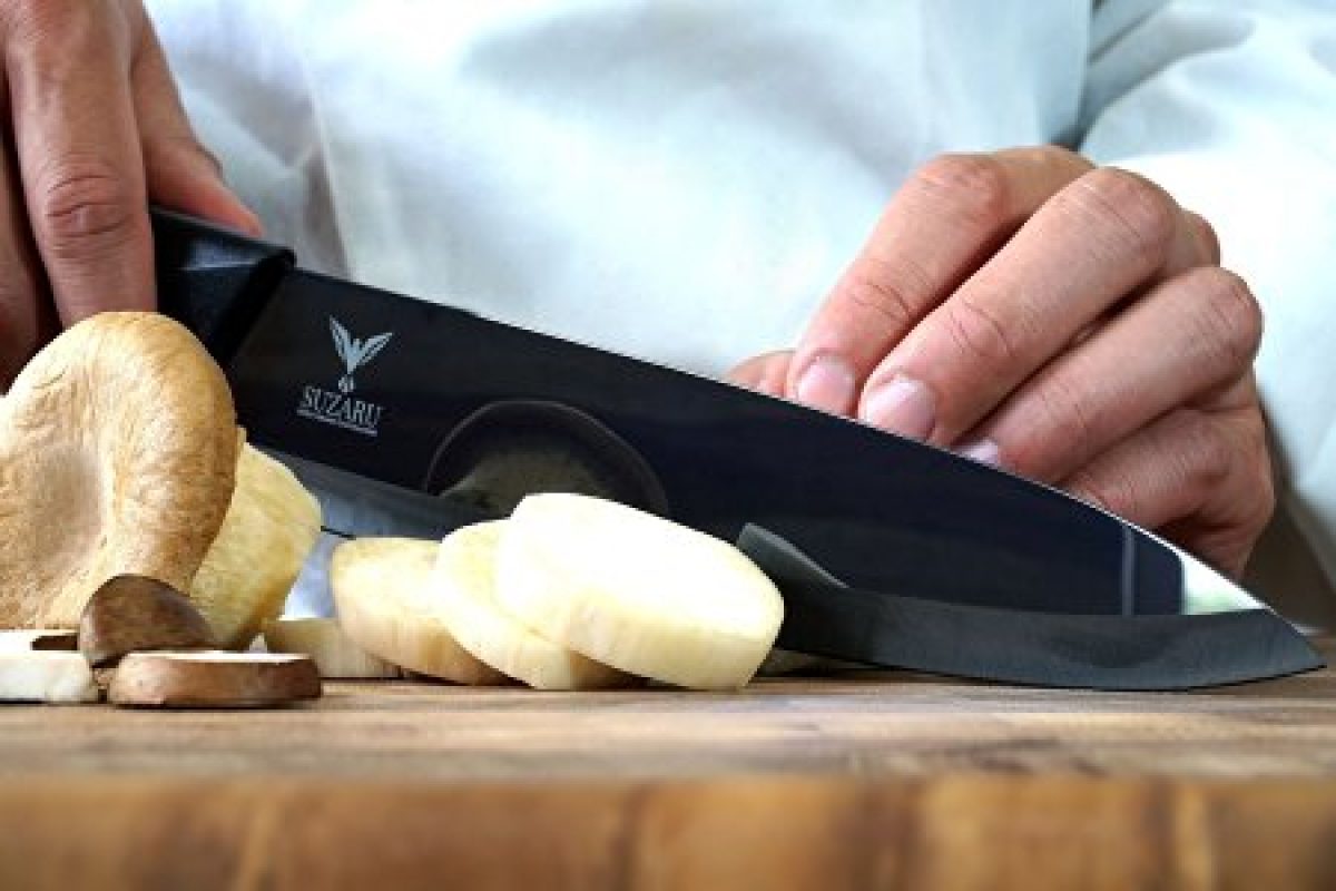 Here's half off an AMAZING kitchen knife (Photo via Amazon)