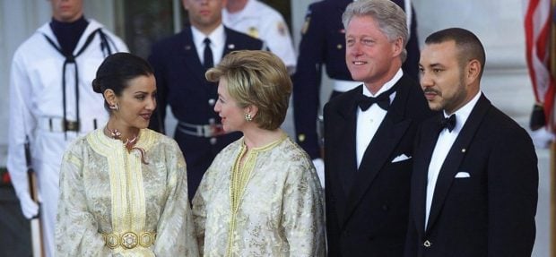 WASHINGTON, : US President Bill Clinton (2nd R) and US First Lady Hillary Rodham Clinton (2nd L) greet His Majesty Mohammed VI, King of Morocco (R), and his sister, Her Royal Highness Lalla Meryem (L), at the North Portico of the White House 20 June 2000 in Washington, DC. (ELECTRONIC IMAGE) AFP PHOTO/Tim SLOAN (Photo credit should read TIM SLOAN/AFP/Getty Images)