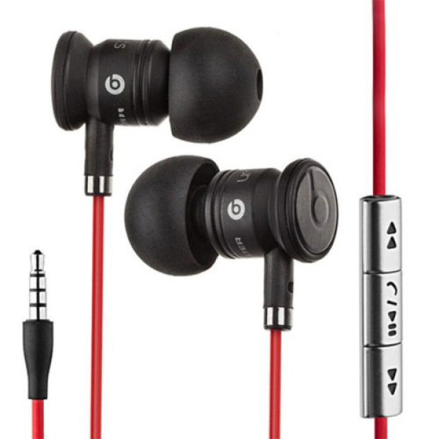 You can save $260 on these Beats headphones right now (Photo via eBay)