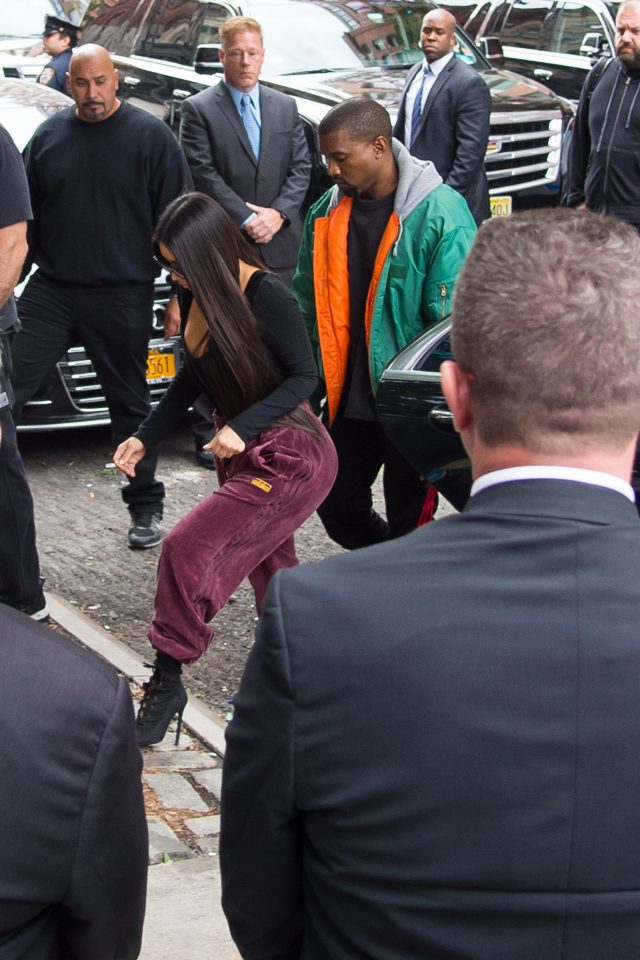 Kim Kardashian And Kanye West Arrive Back In New York City The Day After Being Robbed In Paris