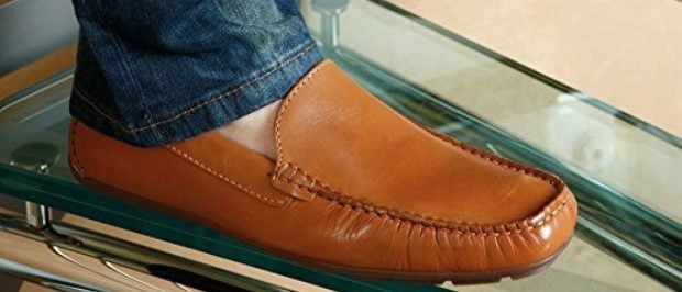 This loafer is available in six colors (Photo via Amazon)