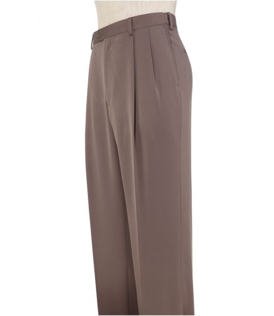Normally $100, these golf pants are 61 percent off (Photo via Jos.A.Bank)