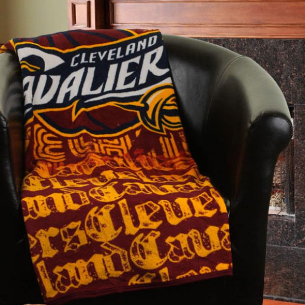 This throw blanket normally costs $30 but is only $15 today. Obviously, other teams are available (Photo via Fanatics)