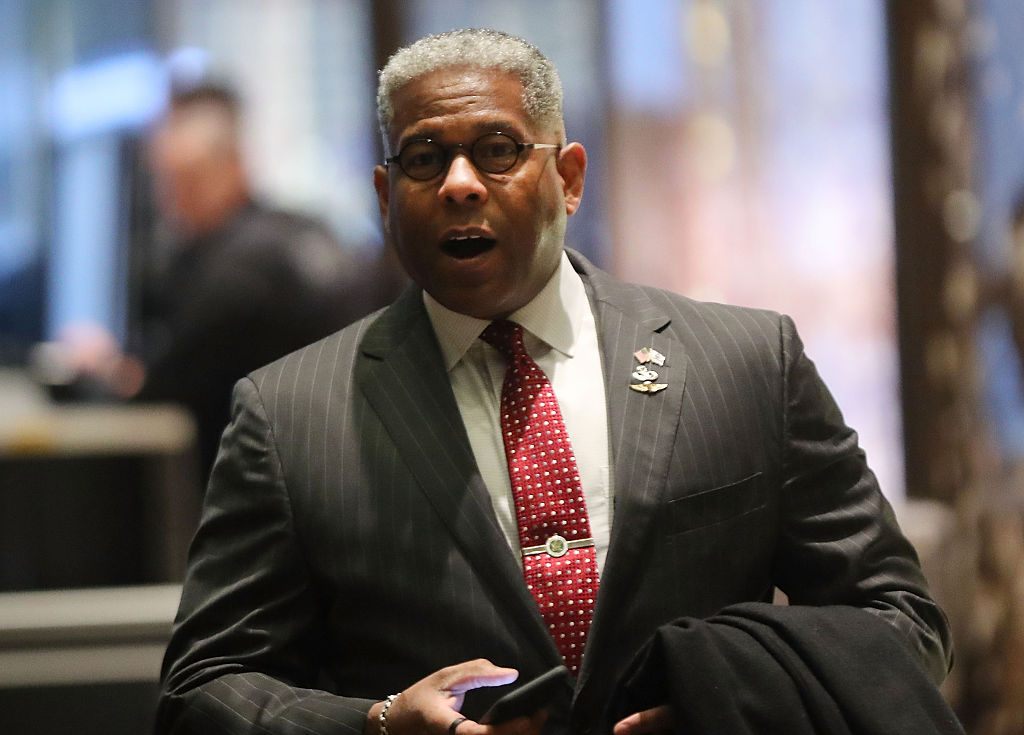 Allen West walks into Trump Tower on December 12, 2016 in New York City (Getty Images)