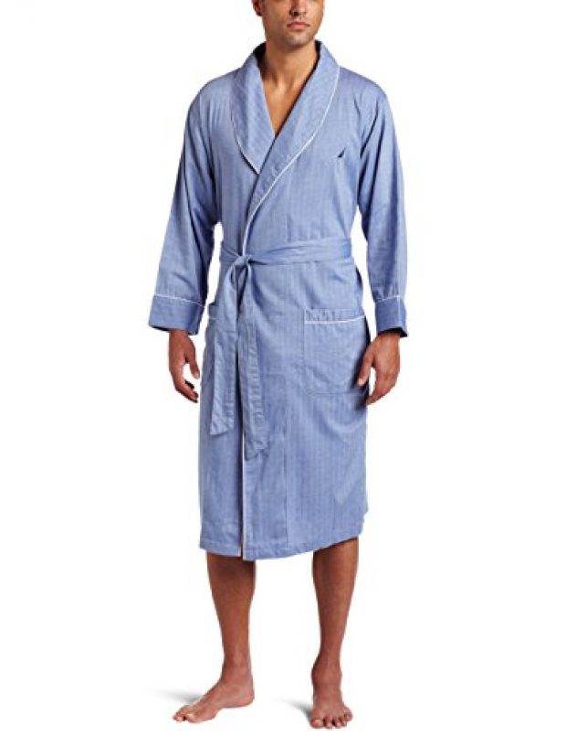 Normally $55, this robe is 60 percent off today (Photo via Amazon)