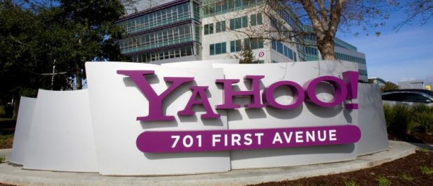A Yahoo! signs sits out front of their headquarters in Sunnyvale, California, February 1, 2008. REUTERS/Kimberly White/File Photo