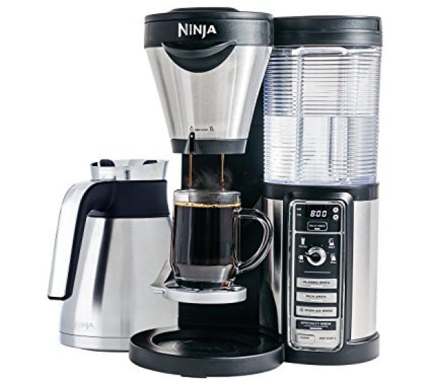 Normally $200, this coffee maker is 39 percent off today (Photo via Amazon)