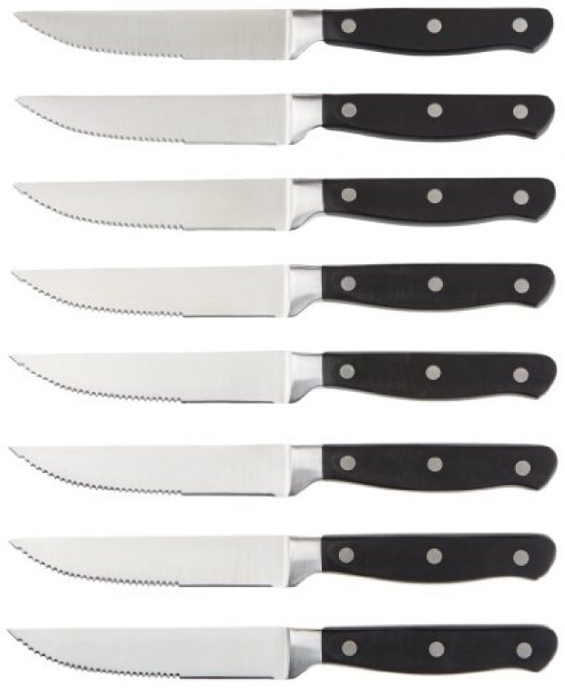 Normally $20, this set of steak knives is 16 percent off (Photo via Amazon)