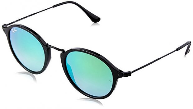 Normally $185, this pair of Ray-Bans is 50 percent off today (Photo via Amazon)