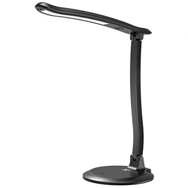 Normally $27, this desk lamp is 44 percent off (Photo via Amazon)