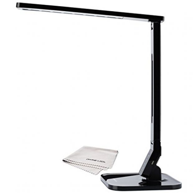 Normally $109, this desk lamp is 72 percent off (Photo via Amazon)