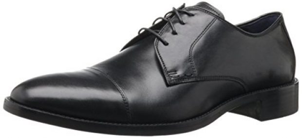 Normally $140, this Oxford is 30 percent off. It is available in both black and brown (Photo via Amazon)