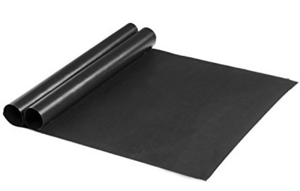 Normally $24, this grill mat is 63 percent off today (Photo via Amazon)