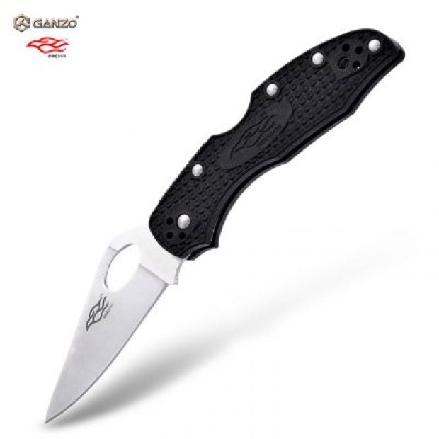This hunting knife is 18 percent off in this flash deal (Photo via GearBest)