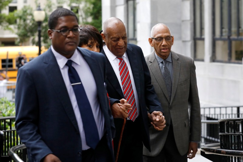 Actor and comedian Bill Cosby (C) arrives for the third day of his sexual assault trial at the Montgomery County Courthouse in Norristown, Pennsylvania, U.S., June 7, 2017. REUTERS/Brendan McDermid