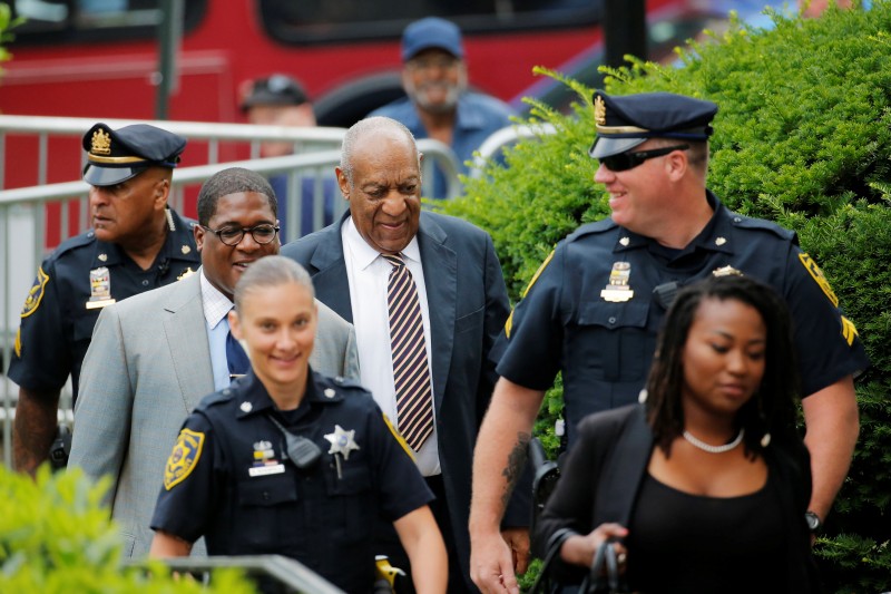 Actor and comedian Bill Cosby (C) arrives for deliberations on the eighth day of his sexual assault trial at the Montgomery County Courthouse in Norristown, Pennsylvania, U.S., June 14, 2017. REUTERS/Lucas Jackson