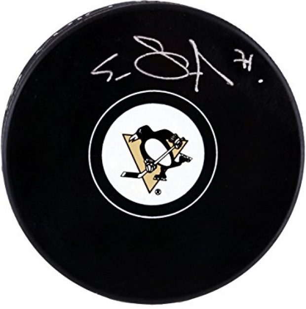 Normally $102, this Evgeni Malkin-autogrphed puck is 41 percent off today (Photo via Amazon)