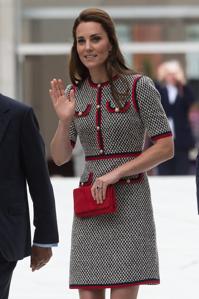 PHOTOS: Kate Middleton Stuns In This Lace Gown And Tiara At State ...