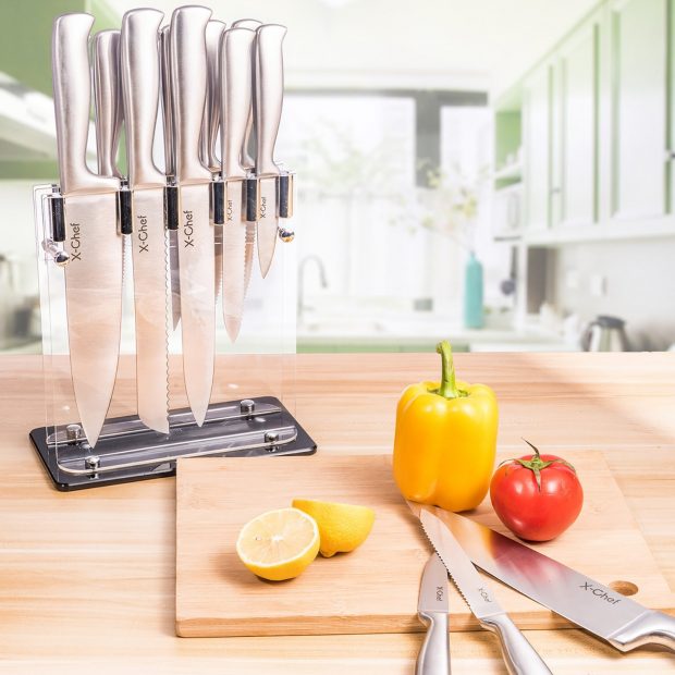 Normally $80, this knife set is 65 percent off (Photo via Amazon)