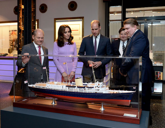 Britain's Prince William, Duke of Cambridge (C) and his wife Kate, the Duchess of Cambridge, visit the International Maritime Museum with Hamburg Mayor Olaf Scholz and museum director Peter Tamm (2nd R) in Hamburg, northern Germany, on July 21, 2017. The British royal couple are on the last stage of their three-day visit to Germany. / AFP PHOTO / POOL / Daniel Bockwoldt (Photo credit should read DANIEL BOCKWOLDT/AFP/Getty Images)