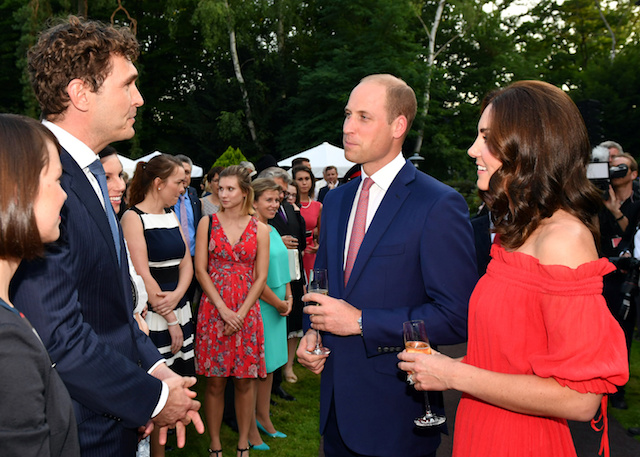 Britain's Prince William and Catherine, Duchess of Cambridge arrive at the 'Queen's Birthday Garten Party' in British ambassador's residence in Berlin, Germany, July 19, 2017. REUTERS/Jens Kalaene/Pool - RTX3C4FH