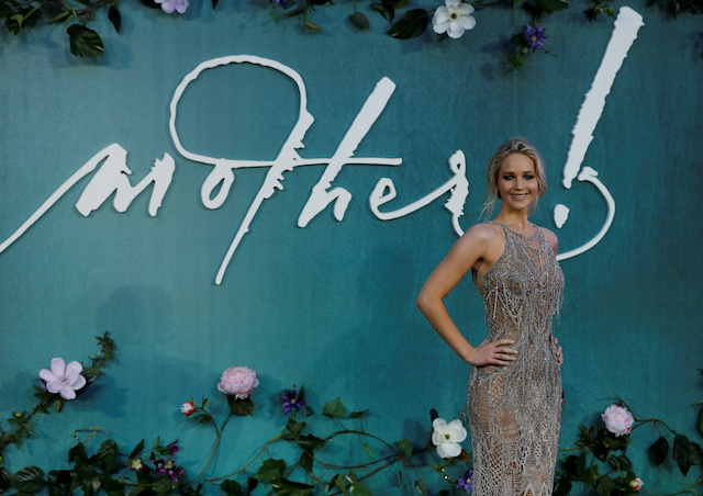 Cast member Jennifer Lawrence arrives for the UK premiere of "Mother" in London, Britain September 6, 2017. REUTERS/Peter Nicholls - RC168417B970