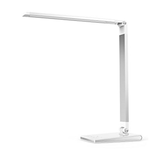 Normally $50, this desk lamp is 64 percent off (Photo via Amazon)