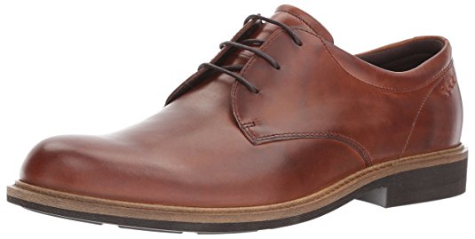 Normally $120, this Oxford is 40 percent off today. It is available in both brown and black (Photo via Amazon)