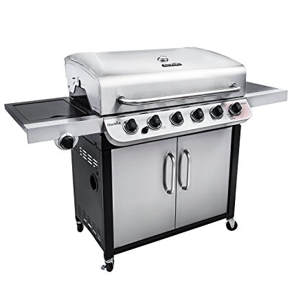 Normally $450, this gas grill is 42 percent off today (Photo via Amazon)