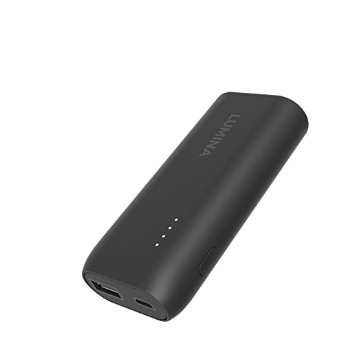 Normally $50, this #1 bestselling power bank is 75 percent off today (Photo via Amazon)