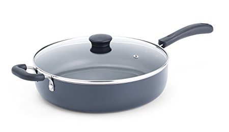 Normally $24, this sauté pan is 42 percent off today (Photo via Amazon)