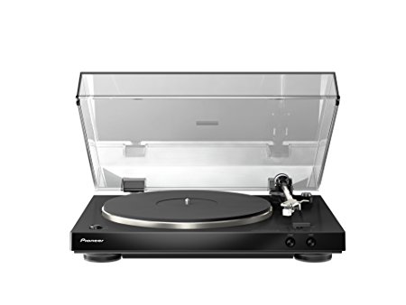 Normally $300, this stereo turntable is 47 percent off today (Photo via Amazon)
