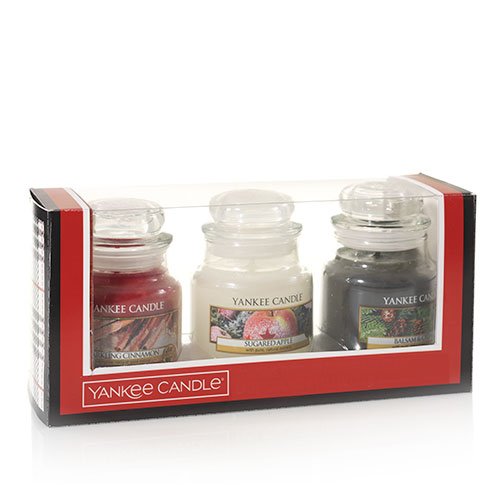Normally $29, this gift set of candles is 47 percent off (Photo via Amazon)