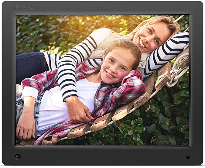 Normally $210, this WiFi frame is 30 percent off today (Photo via Amazon)