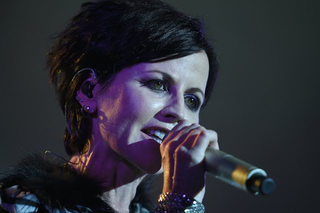 Irish singer Dolores O'Riordan of Irish band The Cranberries performs on stage during the 23th edition of the Cognac Blues Passion festival in Cognac on July 07, 2016. / AFP / GUILLAUME SOUVANT (Photo credit should read GUILLAUME SOUVANT/AFP/Getty Images)