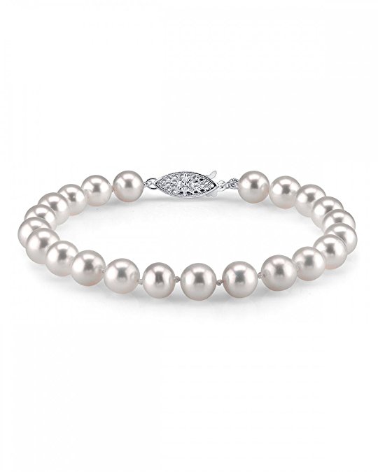 Normally $350, this pearl bracelet is 79 percent off today (Photo via Amazon)