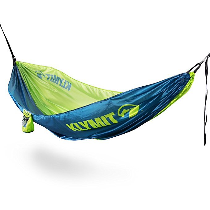 Normally $90, this double hammock is 36 percent off today (Photo via Amazon)